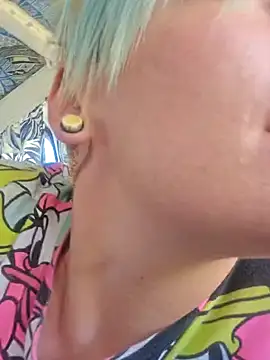 PinkTheHawk online show from 01-12-25, 11:26