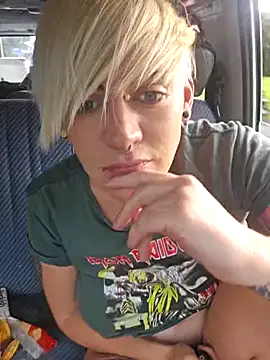 PinkTheHawk online show from 03-09-25, 05:11