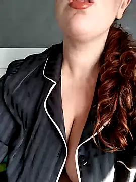 Snapshot of minerva_ chatting on 10-18-25, 07:31 minerva online show from 10-18-25, 07:31