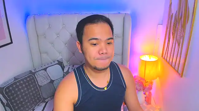 Snapshot of AsianZero chatting on 02-14-25, 05:25 AsianZero online show from 02-14-25, 05:25