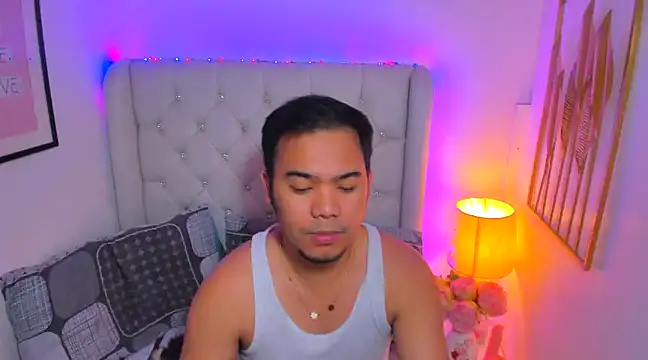 Snapshot of AsianZero chatting on 02-15-25, 09:15 AsianZero online show from 02-15-25, 09:15