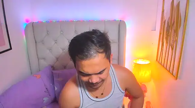 Snapshot of AsianZero chatting on 02-21-25, 07:12 AsianZero online show from 02-21-25, 07:12