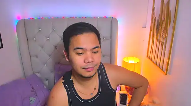 Snapshot of AsianZero chatting on 02-24-25, 05:20 AsianZero online show from 02-24-25, 05:20