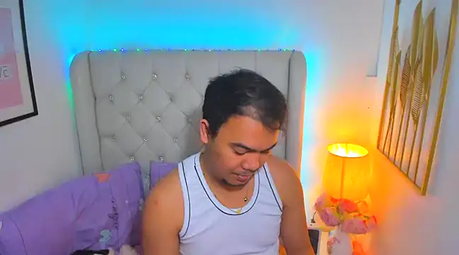 Snapshot of AsianZero chatting on 02-25-25, 08:19 AsianZero online show from 02-25-25, 08:19