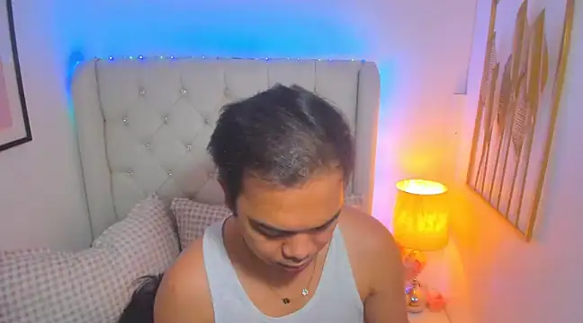 Snapshot of AsianZero chatting on 03-16-25, 08:10 AsianZero online show from 03-16-25, 08:10