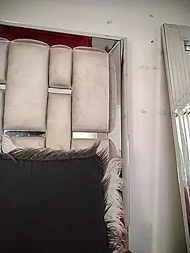 chelaqueen  online show from 01-10-26, 09:05