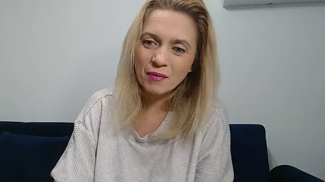 Snapshot of MysticCreature chatting on 02-01-25, 06:10 MysticCreature online show from 02-01-25, 06:10