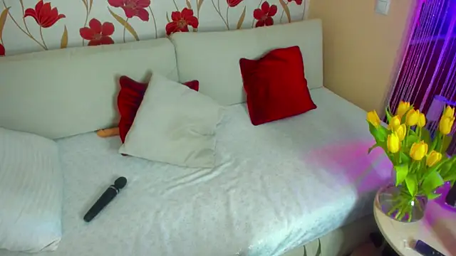 JennAlison online show from 03-09-25, 01:37