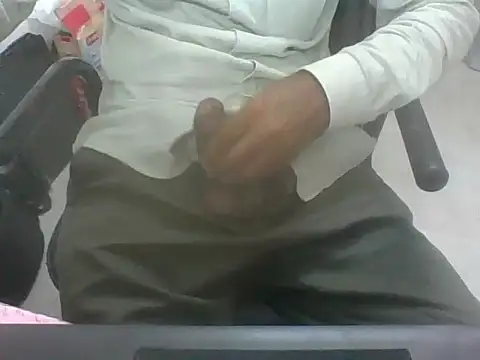 Snapshot of lltstr52 chatting on 03-27-26, 07:58 lltstr52 online show from 03-27-26, 07:58