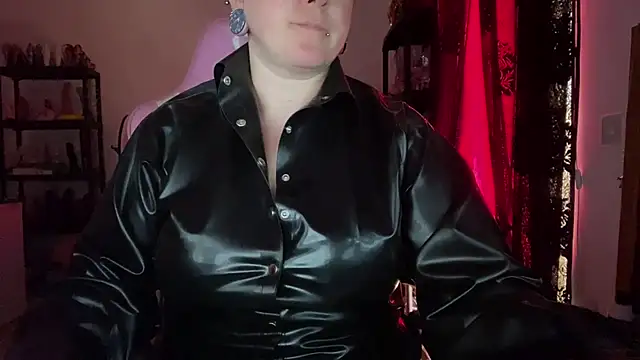 Snapshot of kisicaxx chatting on 07-14-26, 10:21 kisicaxx online show from 07-14-26, 10:21