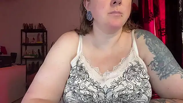 Snapshot of kisicaxx chatting on 07-18-26, 08:51 kisicaxx online show from 07-18-26, 08:51