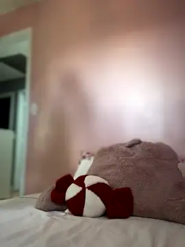 Snapshot of lovely_beast chatting on 12-02-25, 06:03 lovely beast online show from 12-02-25, 06:03