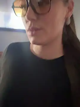 Snapshot of lovely_beast chatting on 12-05-25, 06:15 lovely beast online show from 12-05-25, 06:15