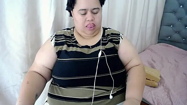 Snapshot of hotlesby4uxxx chatting on 12-04-24, 11:13 hotlesby4uxxx online show from 12-04-24, 11:13