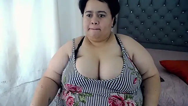 Snapshot of hotlesby4uxxx chatting on 12-13-24, 07:53 hotlesby4uxxx online show from 12-13-24, 07:53