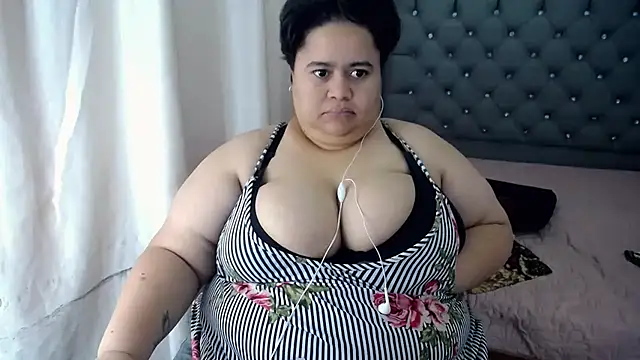 Snapshot of hotlesby4uxxx chatting on 12-13-24, 10:55 hotlesby4uxxx online show from 12-13-24, 10:55