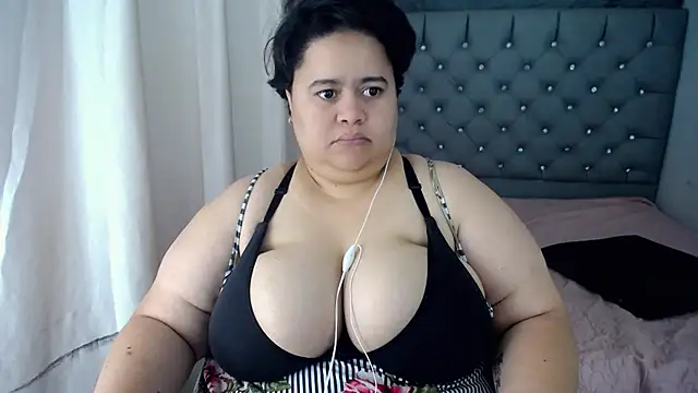 Snapshot of hotlesby4uxxx chatting on 12-16-24, 05:00 hotlesby4uxxx online show from 12-16-24, 05:00