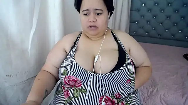 Snapshot of hotlesby4uxxx chatting on 12-17-24, 04:43 hotlesby4uxxx online show from 12-17-24, 04:43