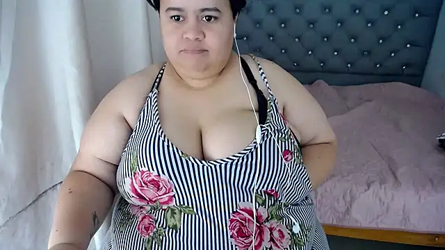 Snapshot of hotlesby4uxxx chatting on 12-18-24, 03:55 hotlesby4uxxx online show from 12-18-24, 03:55