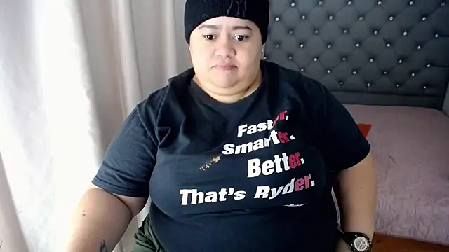 Snapshot of hotlesby4uxxx chatting on 12-19-24, 12:01 hotlesby4uxxx online show from 12-19-24, 12:01