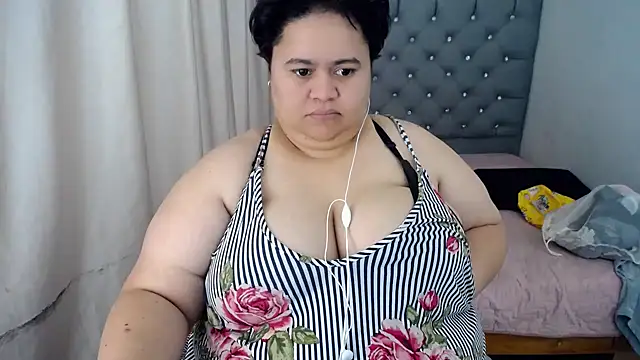 Snapshot of hotlesby4uxxx chatting on 12-27-24, 04:54 hotlesby4uxxx online show from 12-27-24, 04:54