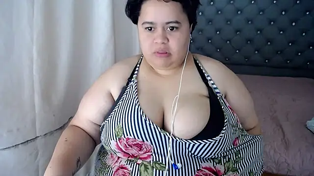 Snapshot of hotlesby4uxxx chatting on 12-28-24, 04:52 hotlesby4uxxx online show from 12-28-24, 04:52