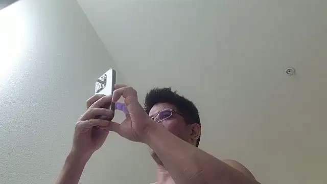 Snapshot of SebastianReiss chatting on 03-04-26, 04:51 SebastianReiss online show from 03-04-26, 04:51