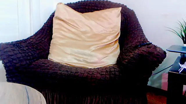Snapshot of Fun4tipz chatting on 05-11-26, 02:45 Fun4tipz online show from 05-11-26, 02:45