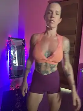 Snapshot of mommyselenafit_ chatting on 06-01-26, 12:45 mommyselenafit online show from 06-01-26, 12:45