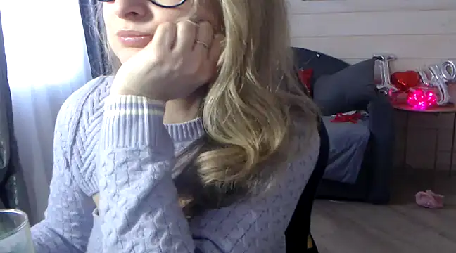 Snapshot of RubiLakros chatting on 02-15-25, 11:39 RubiLakros online show from 02-15-25, 11:39