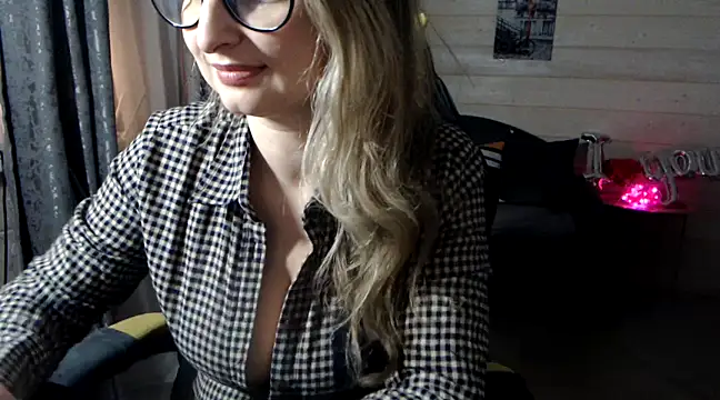 Snapshot of RubiLakros chatting on 02-21-25, 07:43 RubiLakros online show from 02-21-25, 07:43