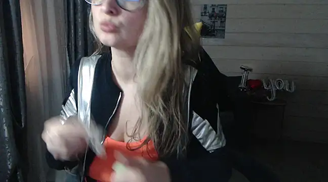 Snapshot of RubiLakros chatting on 02-28-25, 04:42 RubiLakros online show from 02-28-25, 04:42