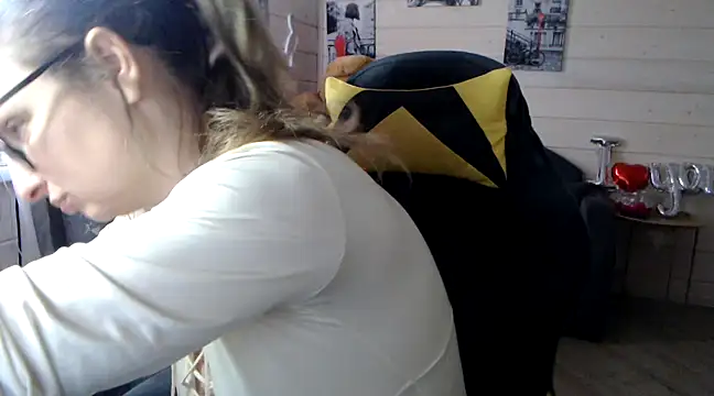 Snapshot of RubiLakros chatting on 03-10-25, 07:53 RubiLakros online show from 03-10-25, 07:53