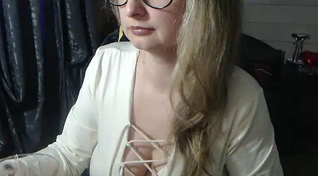 Snapshot of RubiLakros chatting on 03-10-25, 06:34 RubiLakros online show from 03-10-25, 06:34