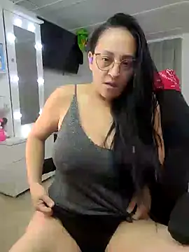 Snapshot of Ameliarizo chatting on 03-19-25, 10:31 Ameliarizo online show from 03-19-25, 10:31