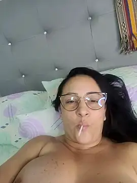 Snapshot of Ameliarizo chatting on 09-12-25, 04:34 Ameliarizo online show from 09-12-25, 04:34