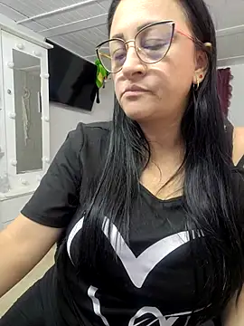 Snapshot of Ameliarizo chatting on 01-17-26, 12:15 Ameliarizo online show from 01-17-26, 12:15