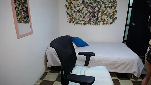 Sofi 5249  online show from 03-14-25, 12:10