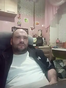 Snapshot of scuban87 chatting on 03-26-26, 06:35 scuban87 online show from 03-26-26, 06:35