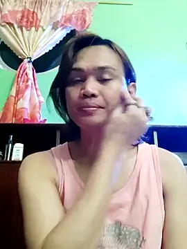 QueenSoreal online show from 10-28-25, 04:20