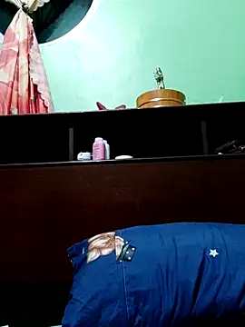 QueenSoreal online show from 12-17-25, 02:45