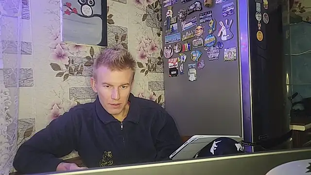 Snapshot of Vuitton chatting on 01-18-26, 12:25 Vuitton online show from 01-18-26, 12:25