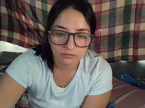 Snapshot of sara_110323 chatting on 03-10-26, 08:58 sara 110323 online show from 03-10-26, 08:58