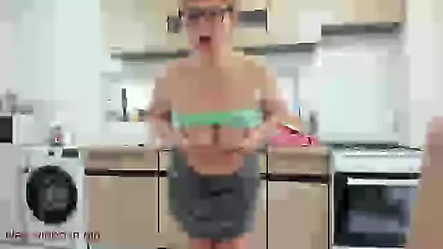 Snapshot of Julia35 chatting on 02-07-25, 06:45 Julia35 online show from 02-07-25, 06:45