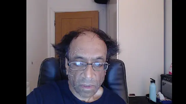 Snapshot of rauncher1 chatting on 06-22-26, 08:22 rauncher1 online show from 06-22-26, 08:22