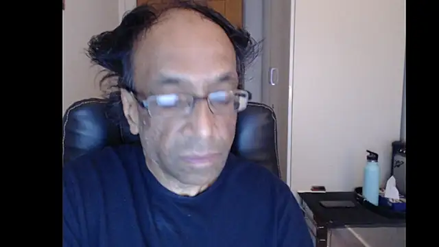 Snapshot of rauncher1 chatting on 06-25-26, 08:30 rauncher1 online show from 06-25-26, 08:30