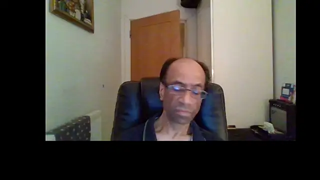 Snapshot of rauncher1 chatting on 06-26-26, 09:19 rauncher1 online show from 06-26-26, 09:19