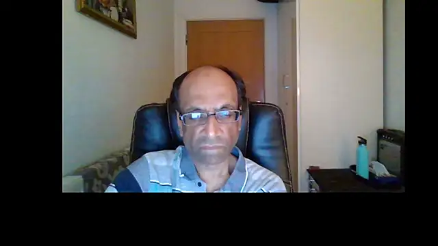 Snapshot of rauncher1 chatting on 07-11-26, 10:33 rauncher1 online show from 07-11-26, 10:33