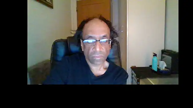 Snapshot of rauncher1 chatting on 07-12-26, 11:07 rauncher1 online show from 07-12-26, 11:07