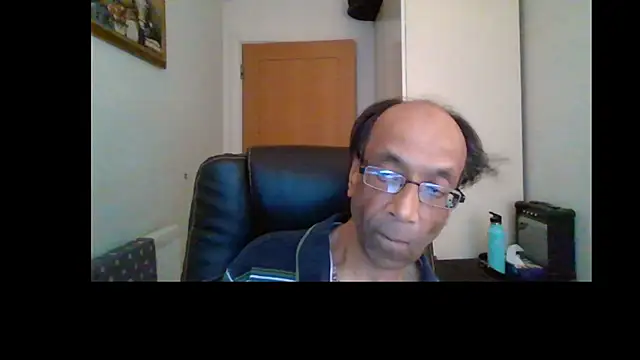 Snapshot of rauncher1 chatting on 07-28-26, 05:23 rauncher1 online show from 07-28-26, 05:23